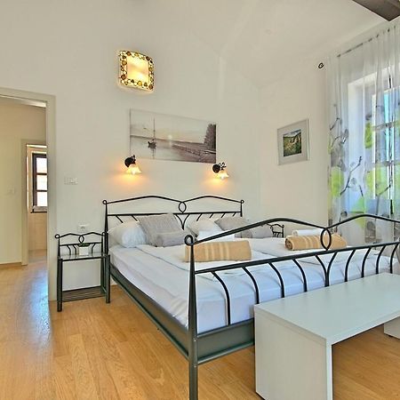 Luxury Stone Villa Zanelli Ližnjan エクステリア 写真