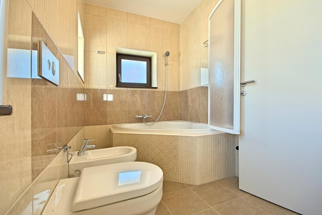 Luxury Stone Villa Zanelli Ližnjan エクステリア 写真