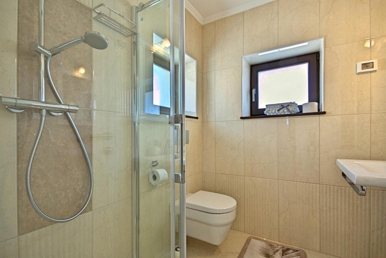 Luxury Stone Villa Zanelli Ližnjan エクステリア 写真