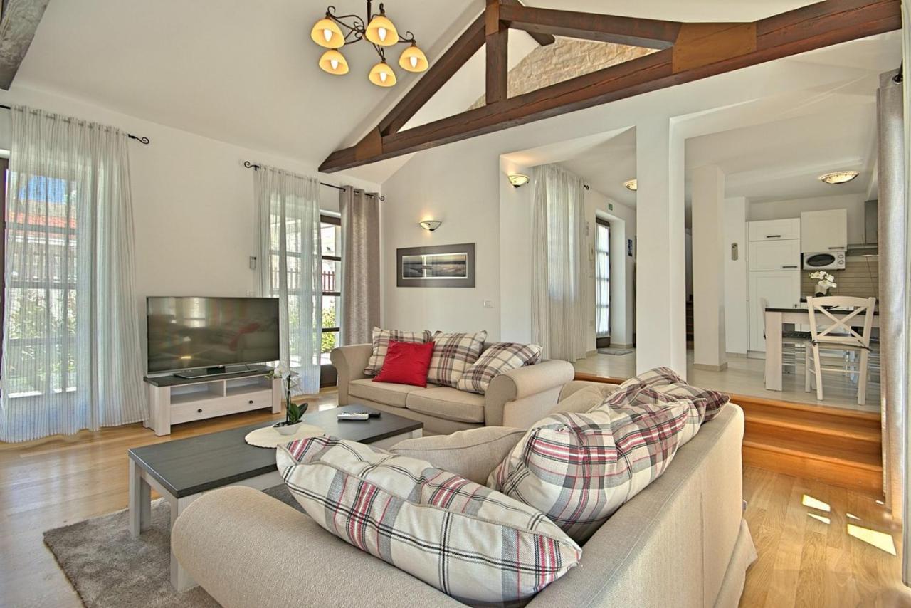 Luxury Stone Villa Zanelli Ližnjan エクステリア 写真