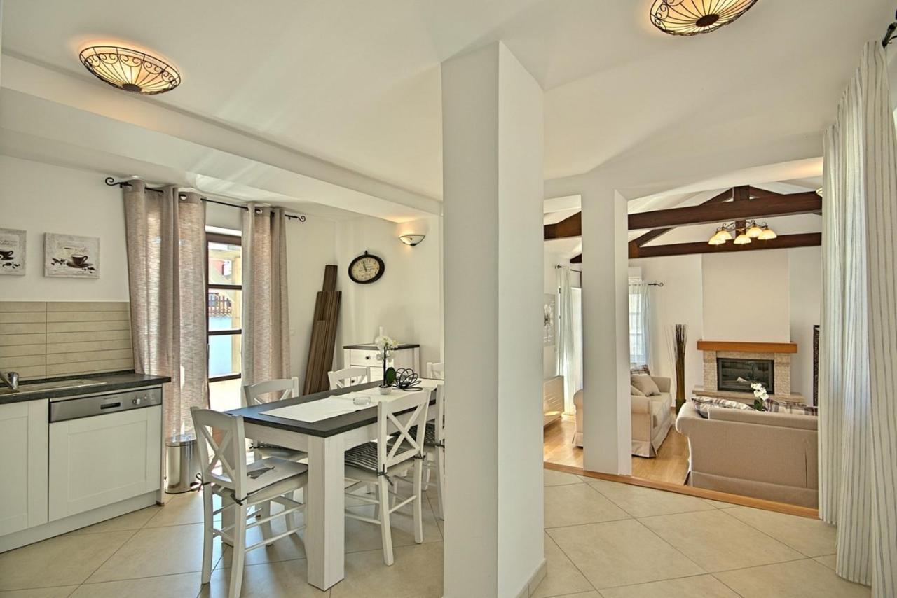 Luxury Stone Villa Zanelli Ližnjan エクステリア 写真